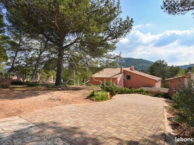 Maison 5 pièces 200 m²