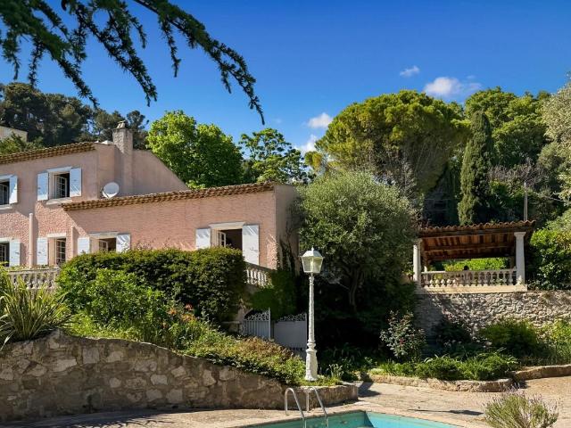 Maison 5 pièces 200 m²