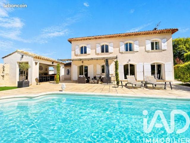 Maison 5 pièces 195 m²