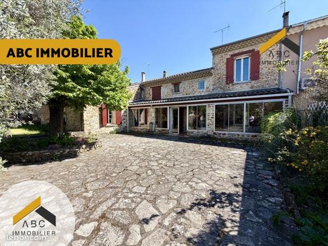 Maison 5 pièces 200 m²