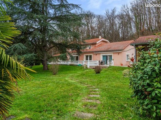 Maison 5 pièces 200 m²