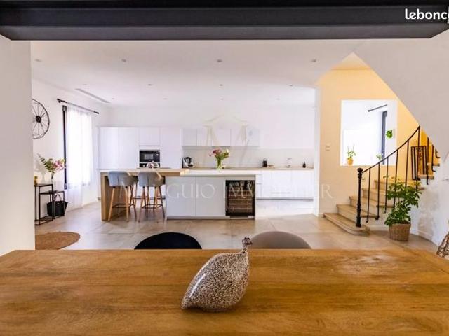 Maison 5 pièces 200 m²