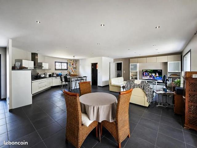 Maison 5 pièces 200 m²