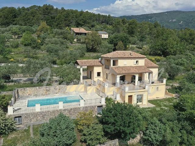 Maison 5 pièces 200 m²