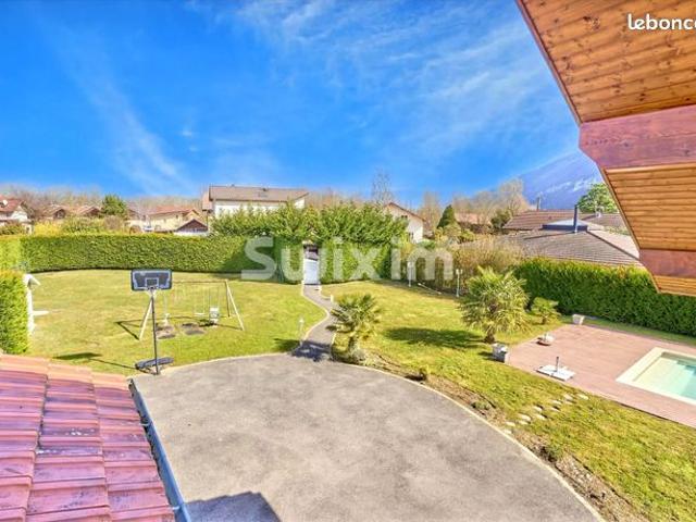 Maison 7 pièces 200 m²