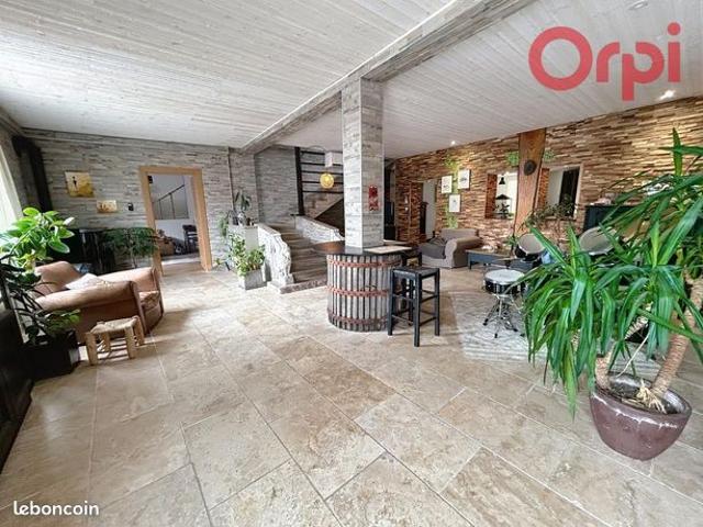 Maison 5 pièces 200 m²