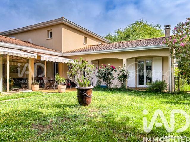 Maison 5 pièces 200 m²