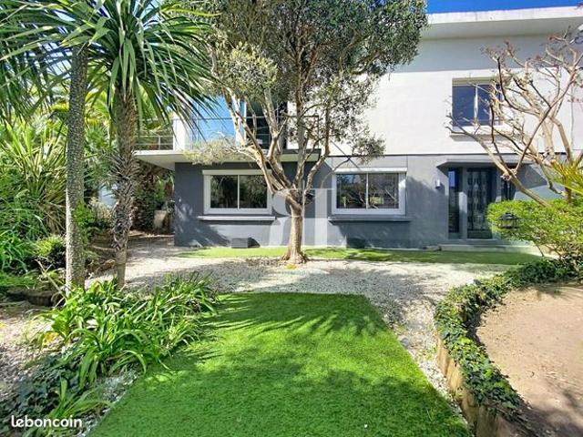 Maison 5 pièces 200 m²