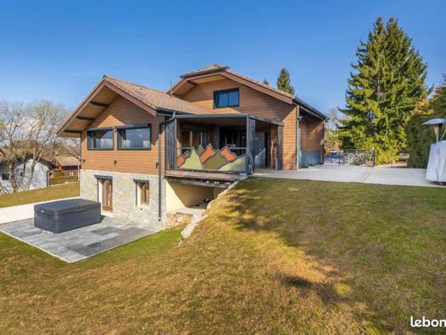 Maison 5 pièces 200 m²