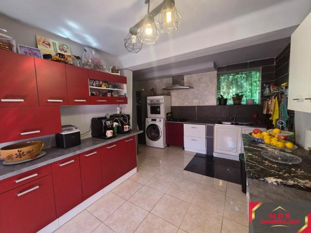 Maison 5 pièces 200 m²