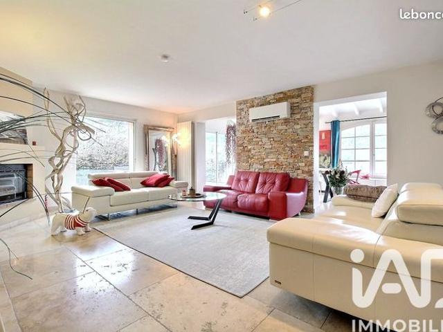 Maison 5 pièces 200 m²