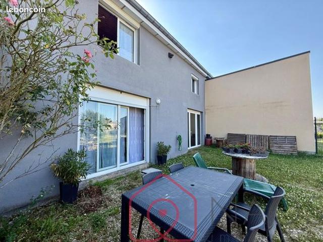Maison 5 pièces 200 m²