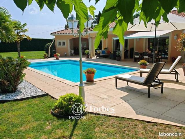 Maison 5 pièces 200 m²