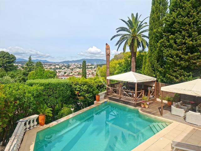 Maison 5 pièces 200 m²