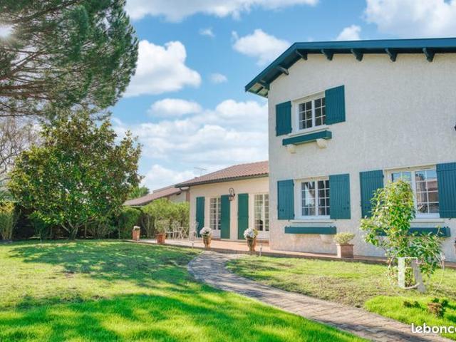 Maison 5 pièces 200 m²