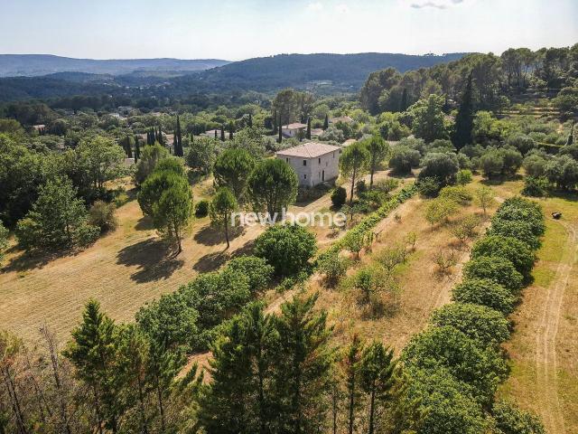 Maison 5 pièces 200 m²