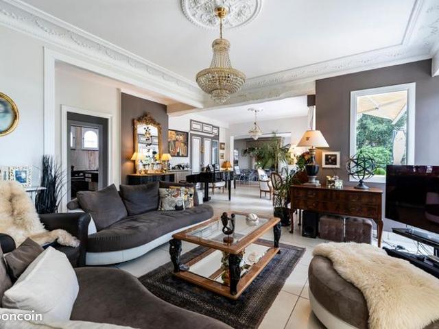 Maison 5 pièces 200 m²
