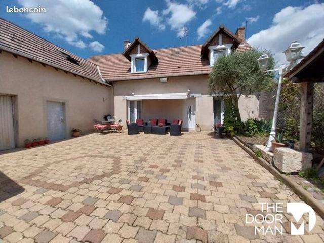 Maison 5 pièces 200 m²