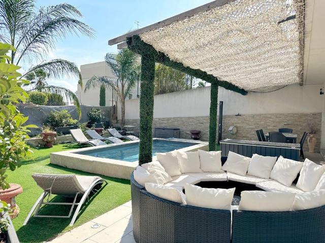 Maison 5 pièces 200 m²