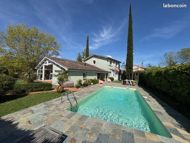 Maison 5 pièces 200 m²