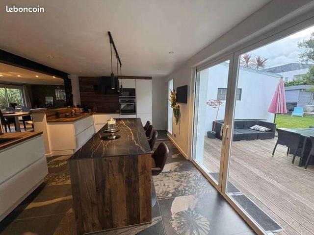 Maison 5 pièces 200 m²