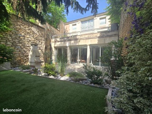 Maison 5 pièces 201 m²