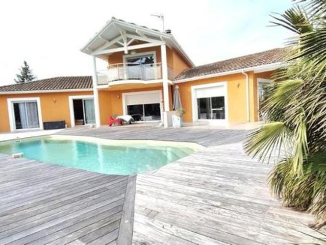 Maison 5 pièces 201 m²