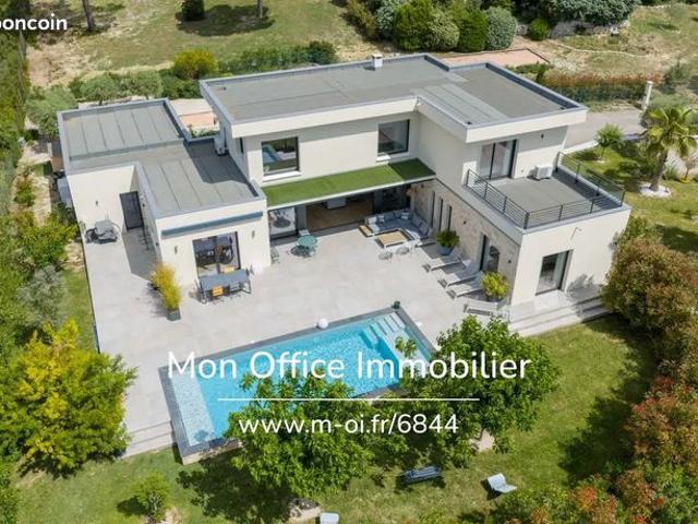 Maison 5 pièces 234 m²