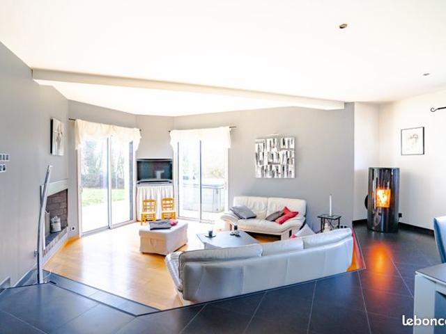 Maison 5 pièces 180 m²