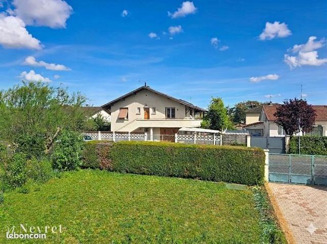 Maison 5 pièces 201 m²