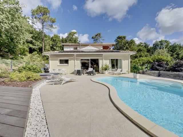 Maison 5 pièces 201 m²
