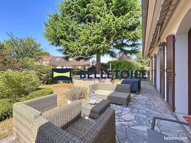 Maison 5 pièces 202 m²