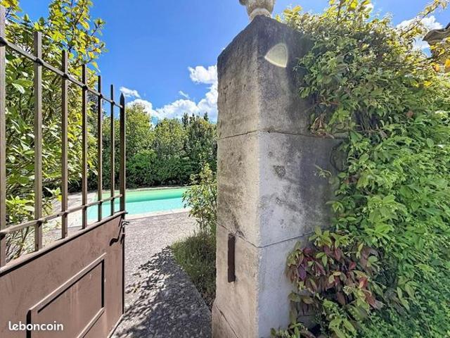 Maison 5 pièces 202 m²