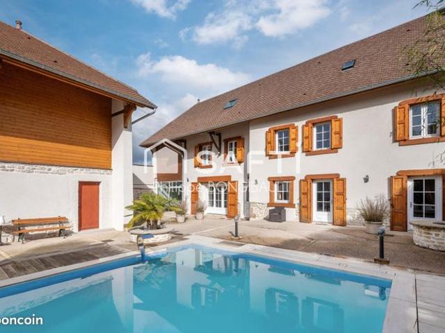 Maison 5 pièces 203 m²