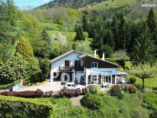 Maison 5 pièces 203 m²