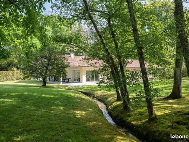 Maison 5 pièces 203 m²
