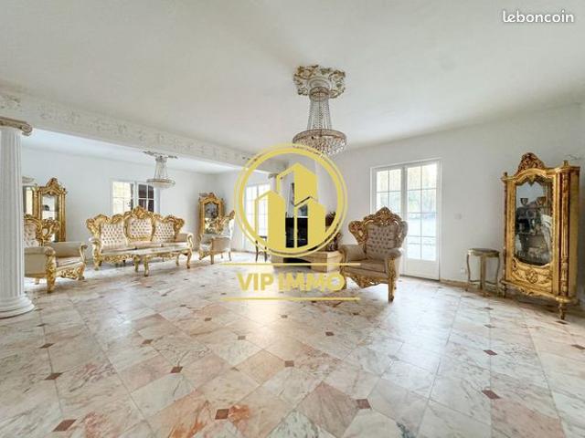 Maison 5 pièces 203 m²