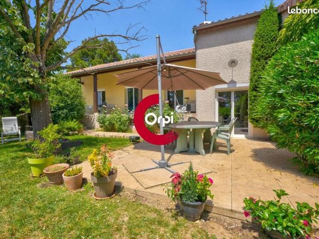 Maison 5 pièces 203 m²