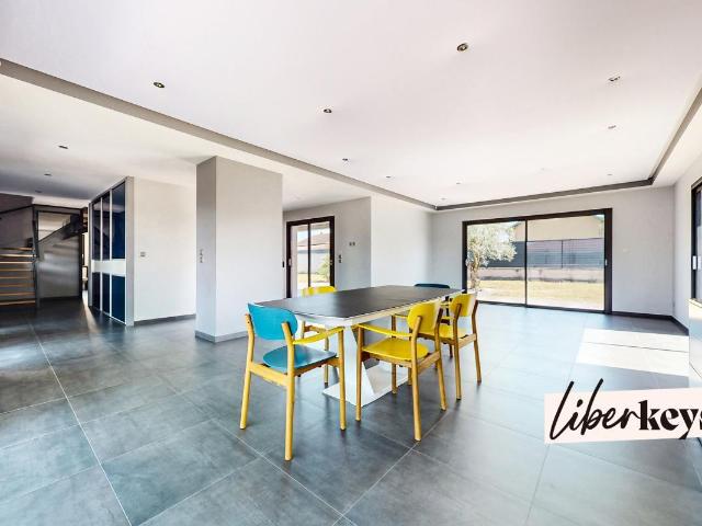 Maison 5 pièces 214 m²