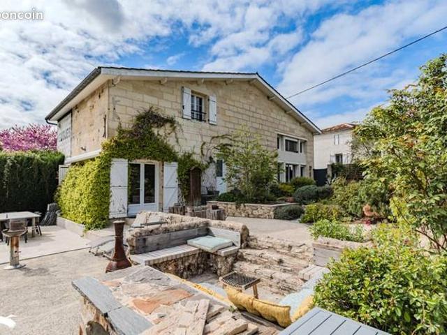 Maison 5 pièces 214 m²