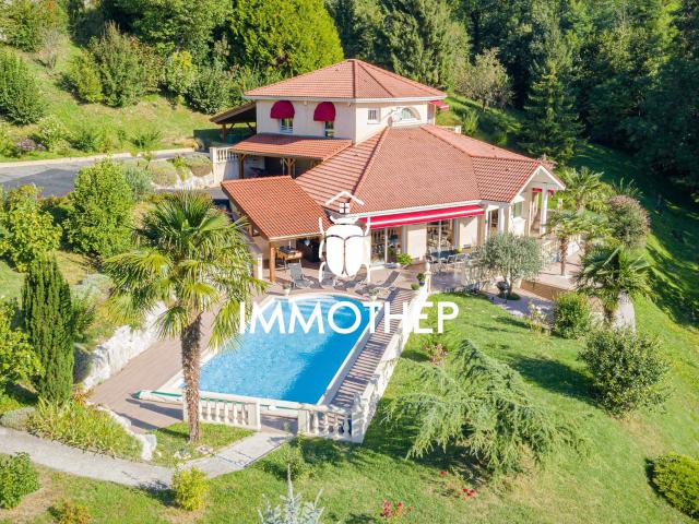 Maison 5 pièces 214 m²