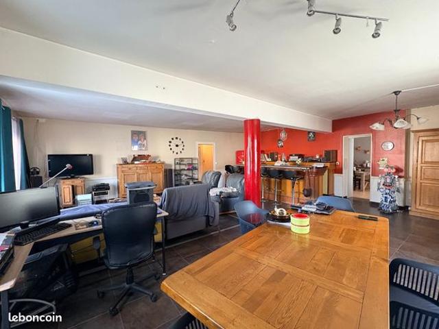 Maison 5 pièces 214 m²