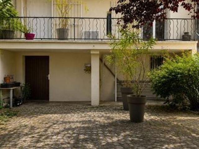 Maison 5 pièces 215 m²