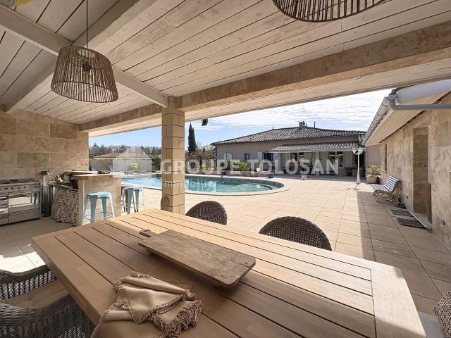 Maison 5 pièces 215 m²