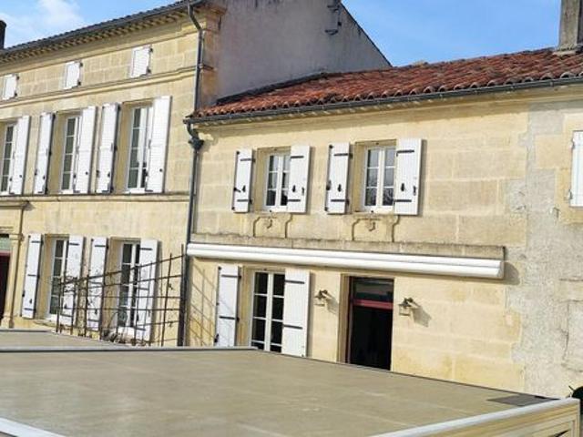 Maison 5 pièces 215 m²