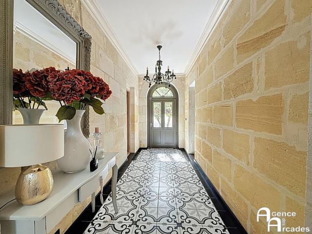 Maison 5 pièces 215 m²