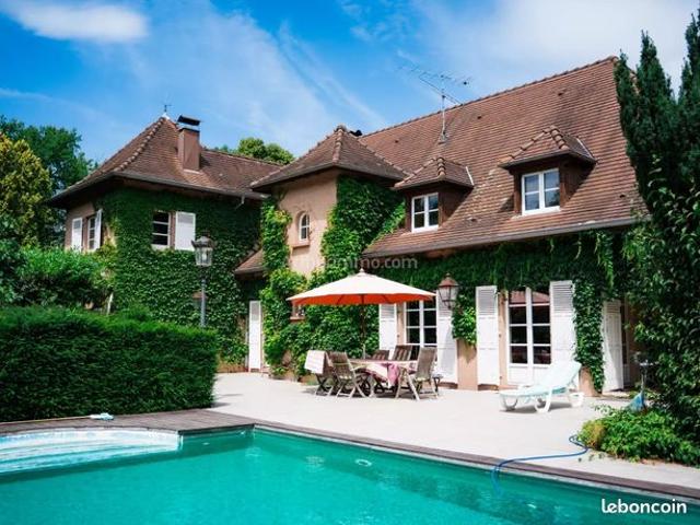 Maison 5 pièces 215 m²