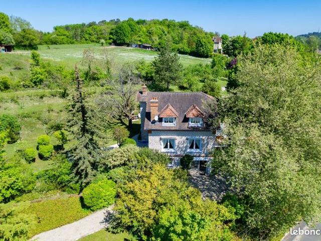 Maison 5 pièces 215 m²