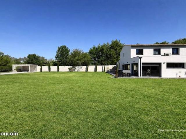 Maison 5 pièces 215 m²