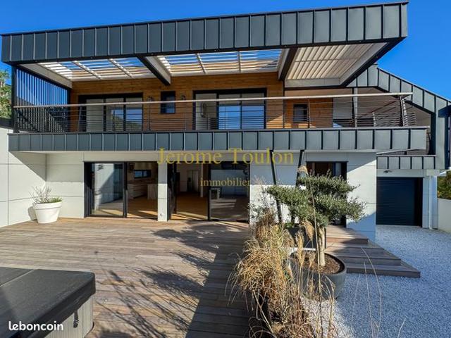 Maison 5 pièces 215 m²